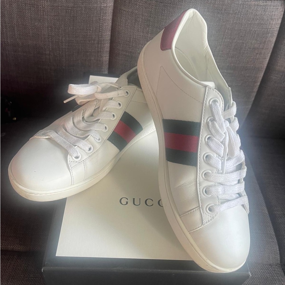 Gucci White Sneakers with Red and Green Stripes